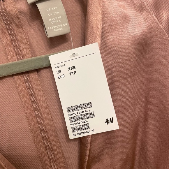 BNWT H&M Satin Dress - Picture 4 of 5